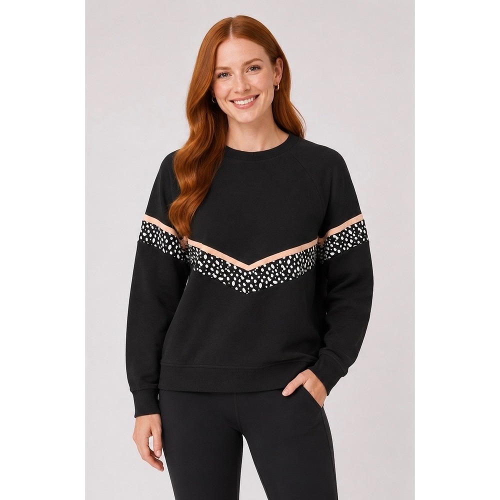 White Fox Active x Sarah's Day Sweatshirt – Black Chevron Pullover – Ltd Collab